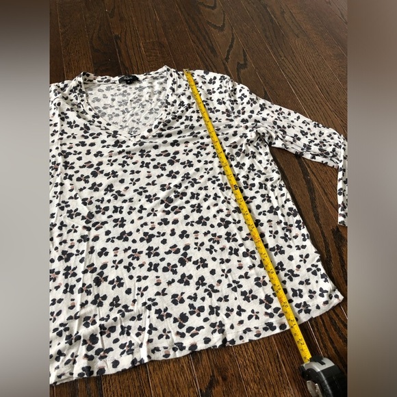 RAILS Women's M Sami Tee - White/Ivory Floral Snow Leopard/Cheetah Design - Picture 9 of 9